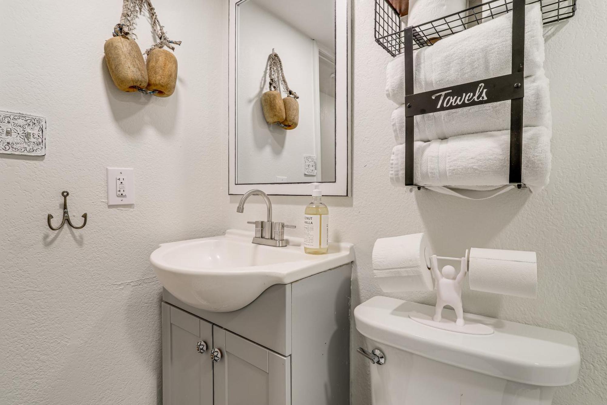 Luxe South Padre Condo With Pool - Walk To Beach! جنوب جزيرة بادري المظهر الخارجي الصورة