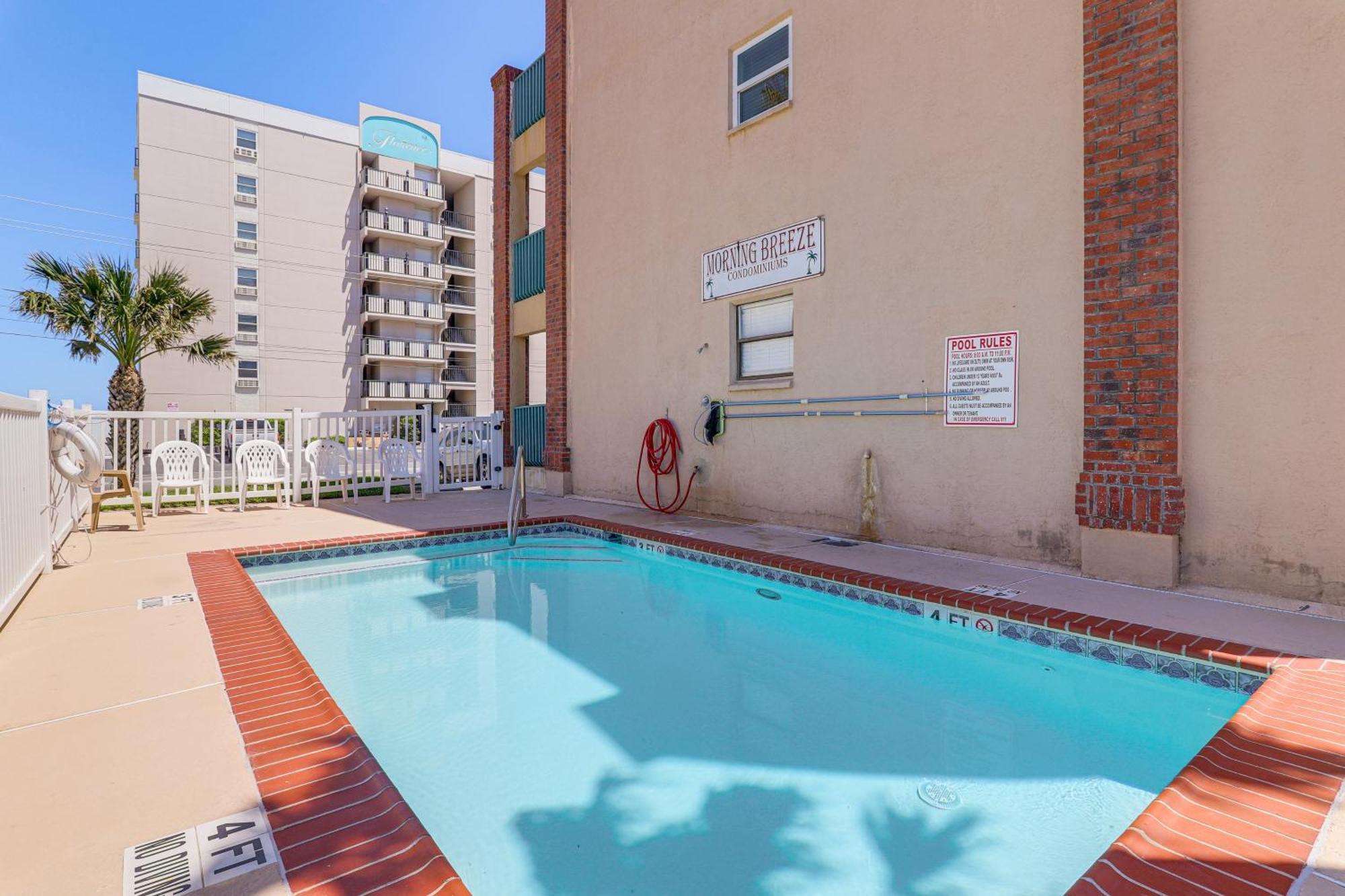 Luxe South Padre Condo With Pool - Walk To Beach! جنوب جزيرة بادري المظهر الخارجي الصورة
